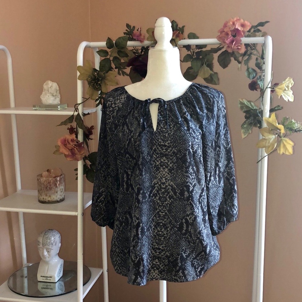 ✨SOLD✨ANN TAYLOR LOFT Snakeskin Blouse